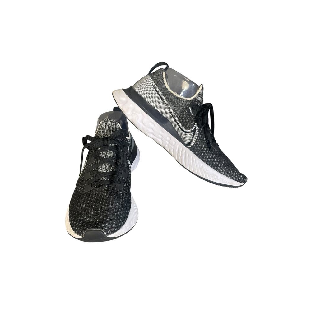 Nike Women’s React Infinity Run Flyknit Athletic Sneakers Size-9.5 - Picture 2 of 9